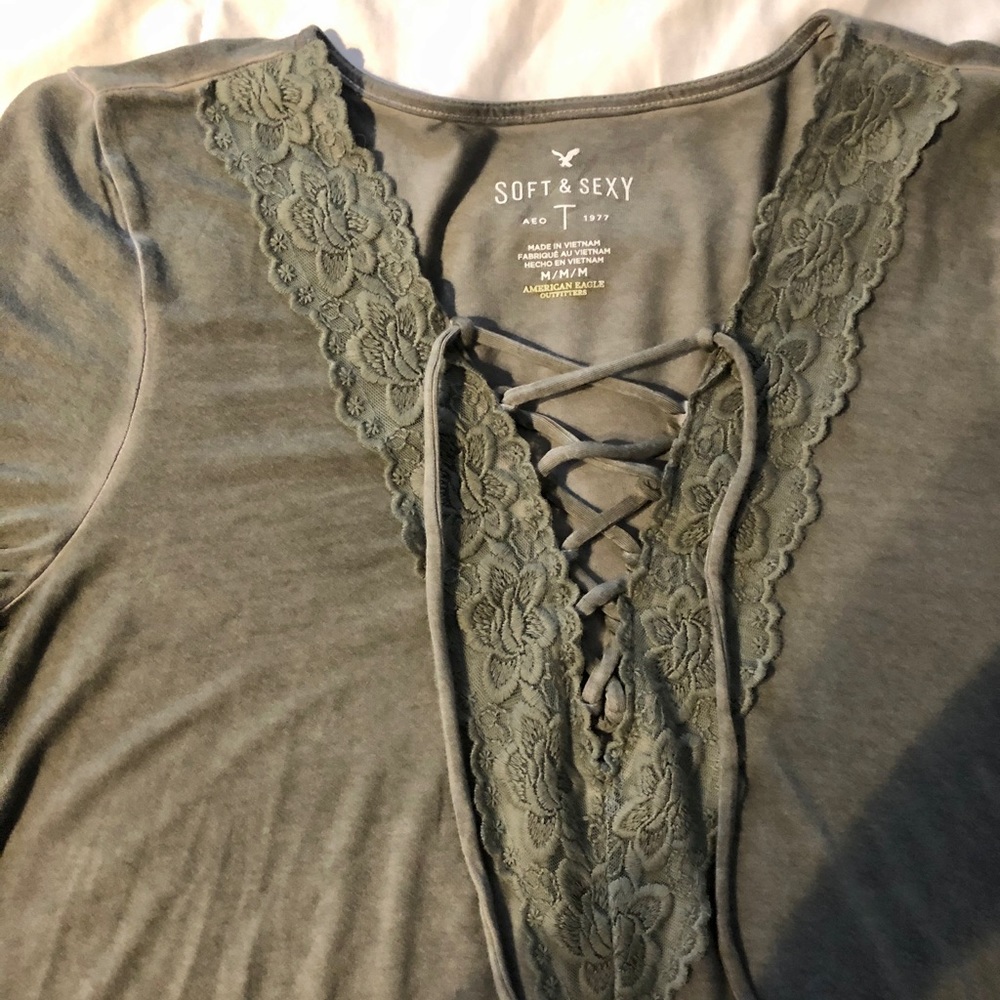 American Eagle long sleeve T shirt